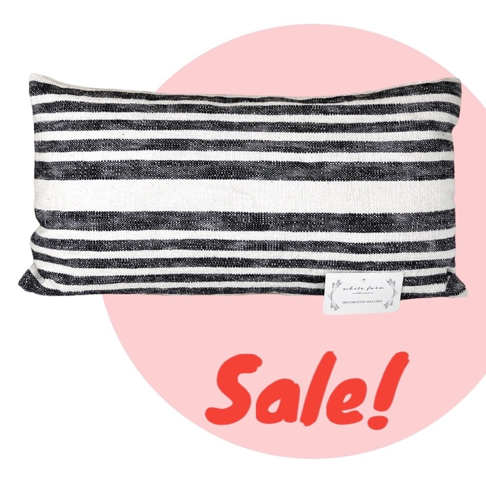 Decorative pillow Striped pattern black and white